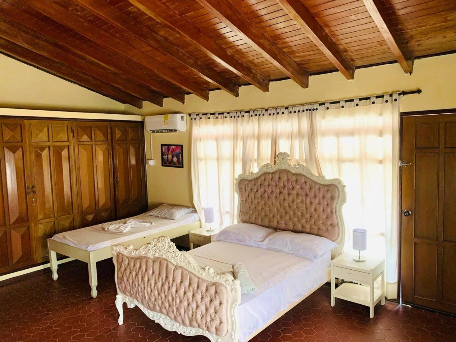 The Chill In Mansion Hostel Santa Marta الغرفة الصورة